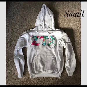 Zeta Tau Alpha ZTA white sweatshirt size small